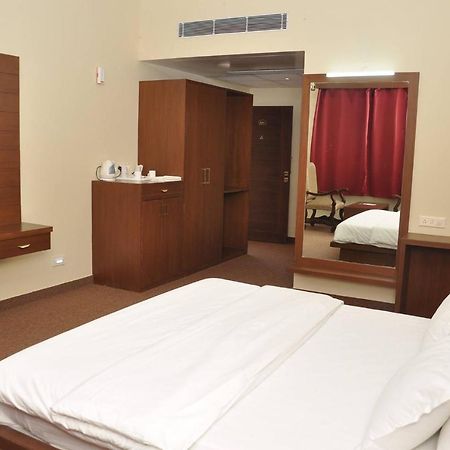 Neelkanth'S Bagar Inn Resort Jhunjhunu Buitenkant foto