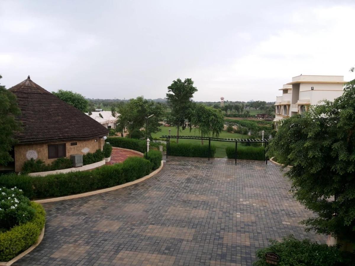 Neelkanth'S Bagar Inn Resort Jhunjhunu Buitenkant foto