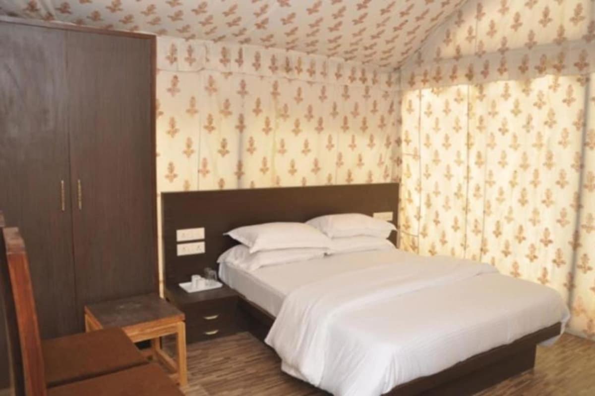 Neelkanth'S Bagar Inn Resort Jhunjhunu Buitenkant foto