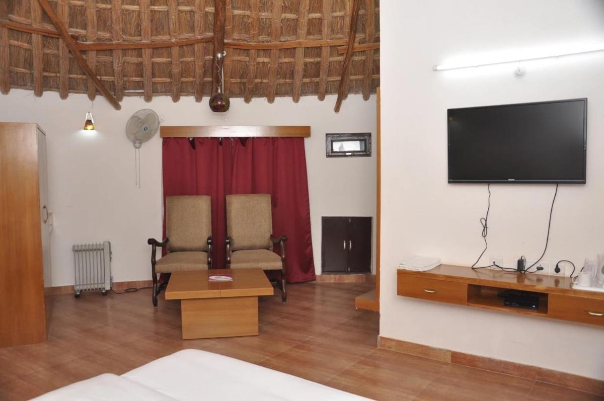 Neelkanth'S Bagar Inn Resort Jhunjhunu Buitenkant foto