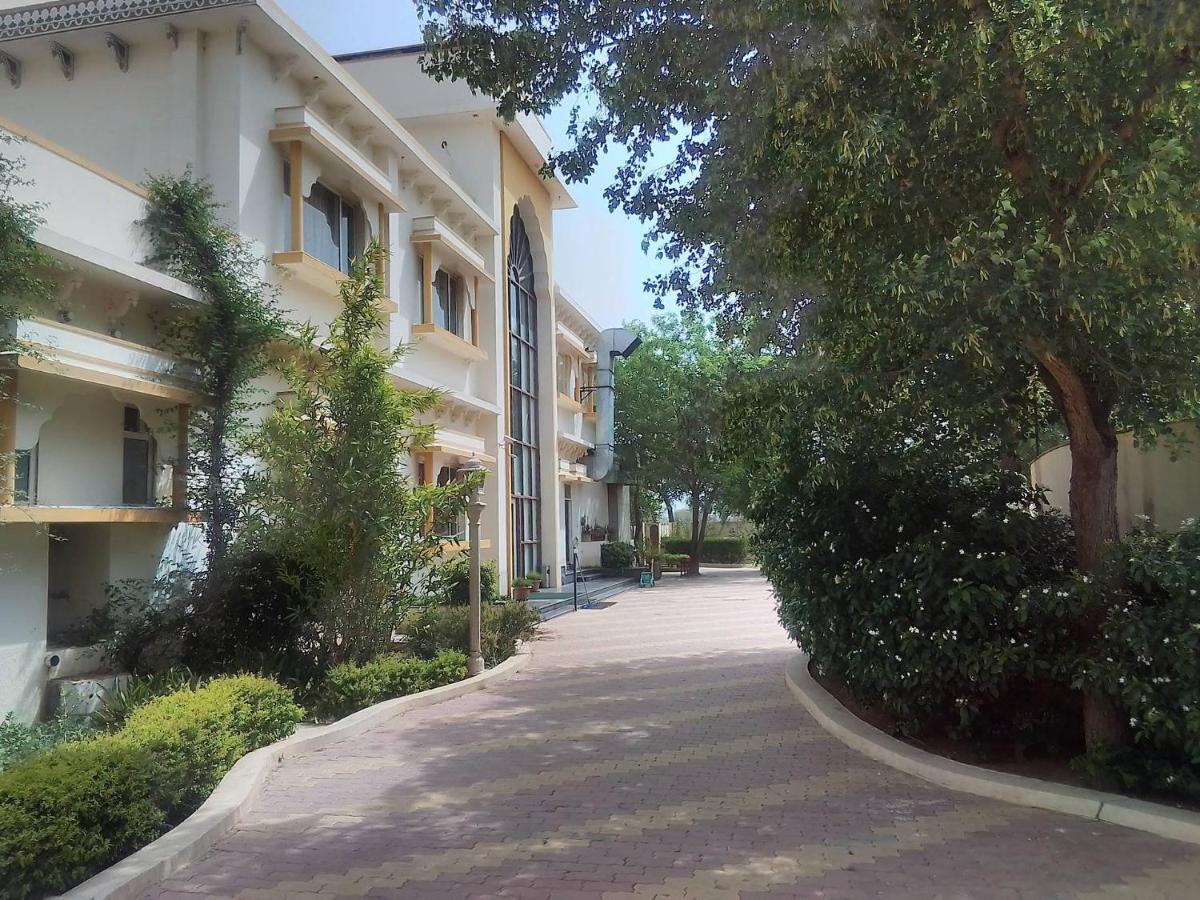 Neelkanth'S Bagar Inn Resort Jhunjhunu Buitenkant foto