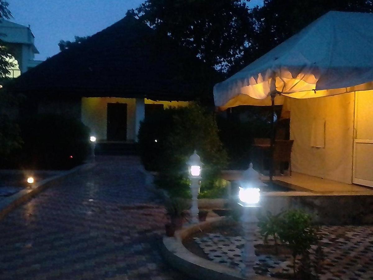 Neelkanth'S Bagar Inn Resort Jhunjhunu Buitenkant foto