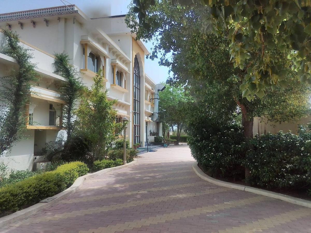 Neelkanth'S Bagar Inn Resort Jhunjhunu Buitenkant foto